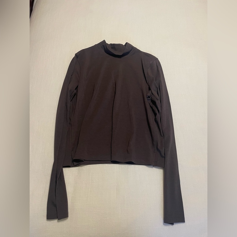 Lululemon high neck long sleeve in espresso size 6